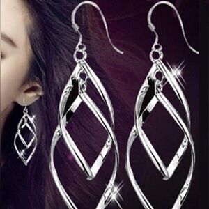 1pair Fashionable Women's Vintage Leaves Shaped Long Tassel Twisted Copper Plate